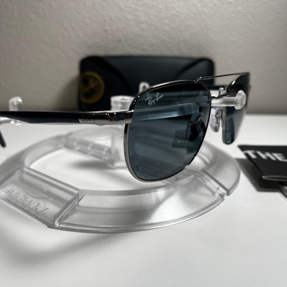 Ray-Ban sunglasses (RB3670). Polished gunmetal frame/blue-grey lenses